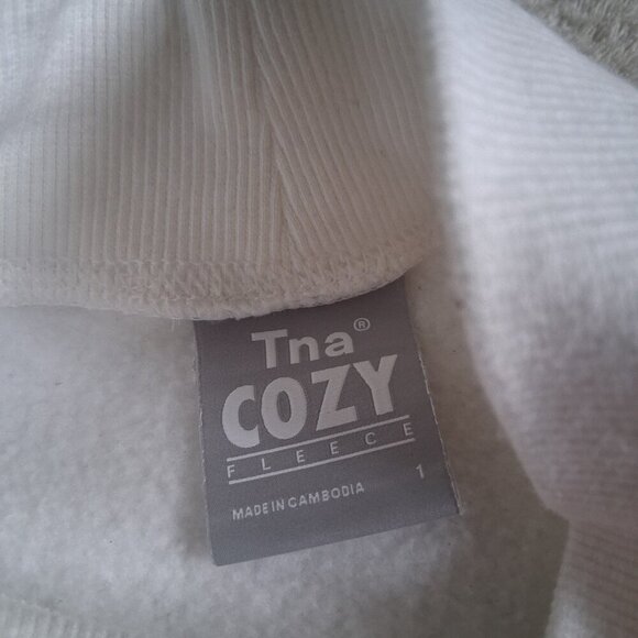 Aritzia TNA Women's Size 1 (XS) White Mock Neck Cozy Fleece Pullover Sweatshirt - Picture 4 of 8